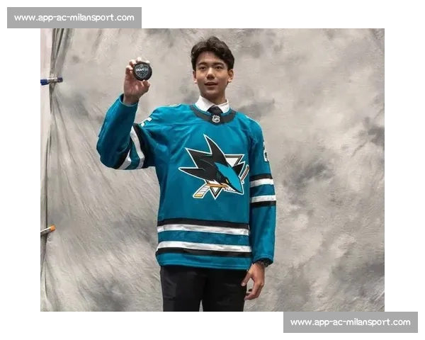 北京少年王浩西创历史！圣荷西鲨鱼队次轮首位选中中国冰球新星