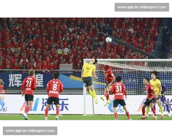 昆山台胞助威团燃爆苏超 万人赛场见证两岸情谊升温