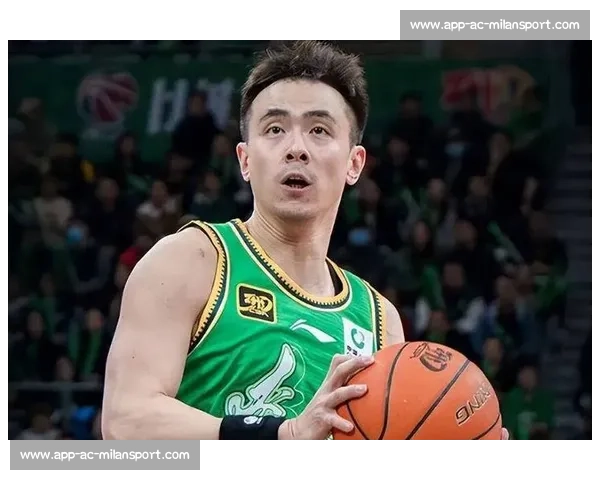 男篮集训再调整：赵维伦因学分离队，张镇麟伤退，郭士强或启用赵继伟 + 王俊杰