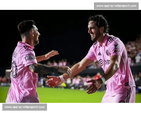 梅西读秒吊射击中横梁 詹俊盛赞：这就是超能力！