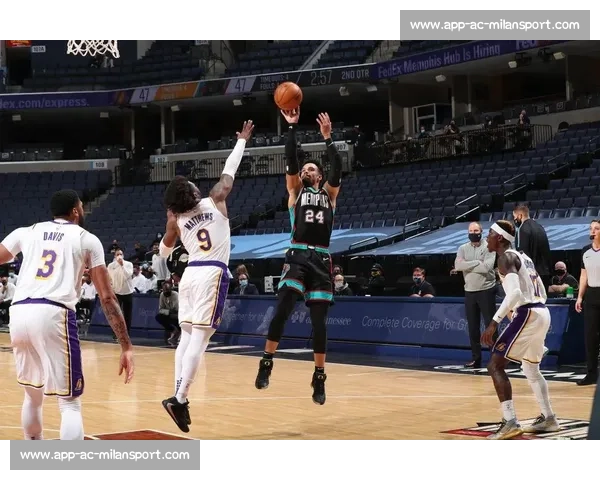 末节 6 中 0+3 失误!哈利伯顿低迷引争议:联盟前十成色几何? 末节 6 中 0+3 失误!哈利伯顿低迷引争议:联盟前十成色几何?