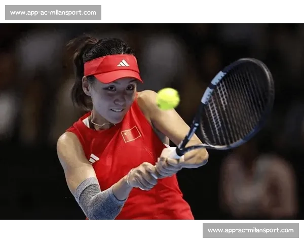 温网激战！王欣瑜强势晋级，下轮 CCTV5 直播，一起为中国金花助威！