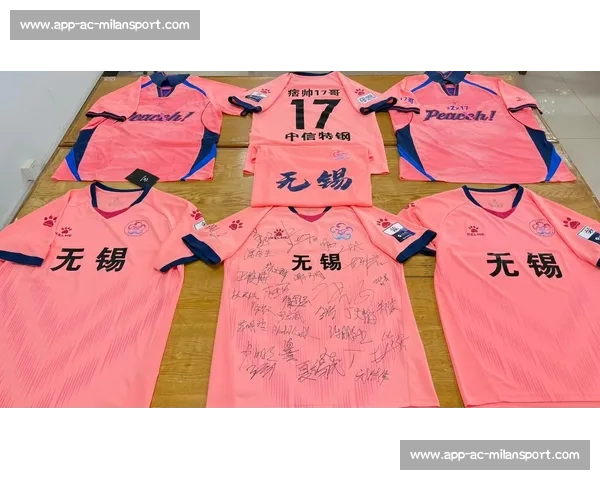 谢晖阳飞铲门将染黄 无锡门神姜何神扑助球队 2-0 取胜